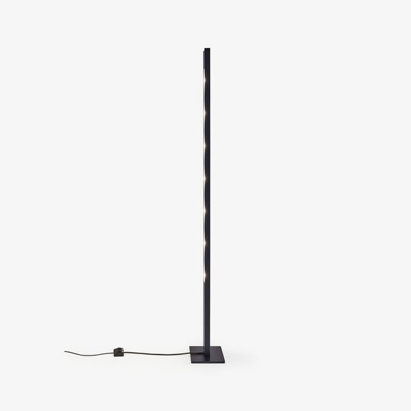 Sam 2.0 — profil boczny, minimalistyczna forma, kabel zasilający