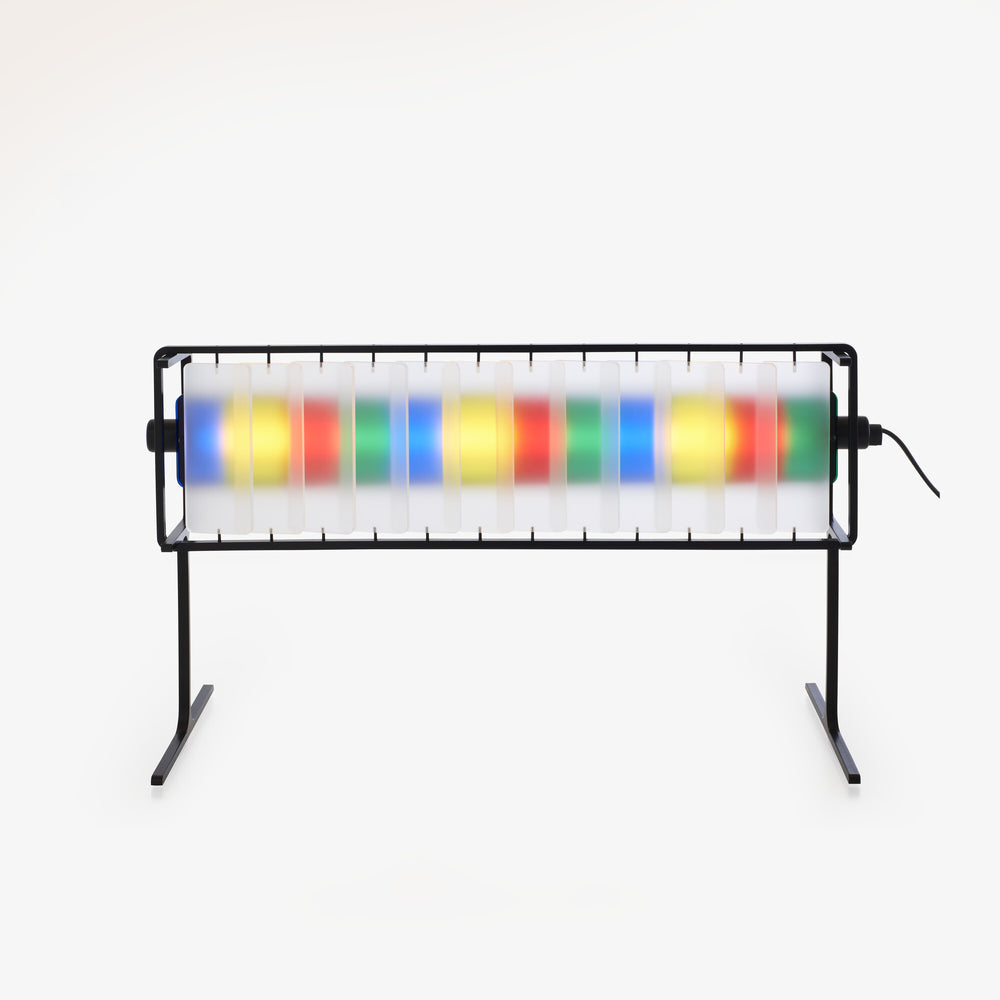 Lampa stołowa Ailleurs — Ligne Roset, oświetlenie kolorowe, widok frontalny