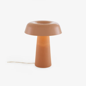 Shiitake — wersja w kolorze terakota, oświetlona, widok z przodu