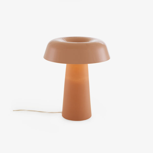 Shiitake — wersja w kolorze terakota, oświetlona, widok z przodu