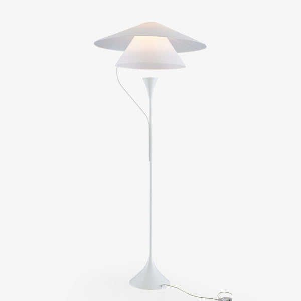 Apogée — lampa włączona, ciepłe światło przechodzące przez abażur