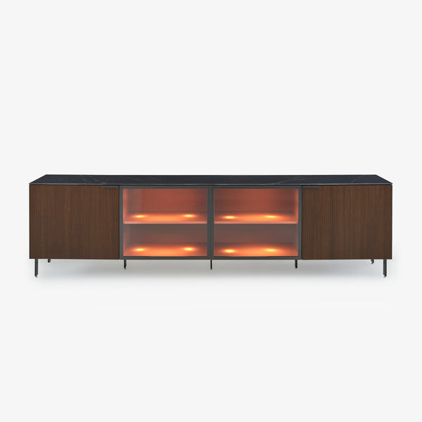 Komoda Selvans — Ligne Roset, przeszklenie z oświetleniem, drewno orzech, widok z przodu