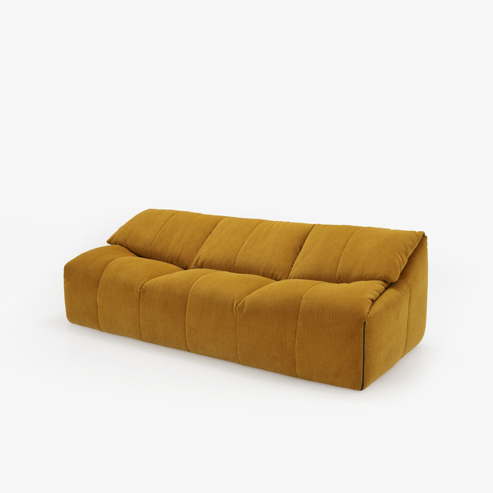 Sofa Plumy Large — Ligne Roset, tapicerka w tkaninie musztardowej, widok z przodu