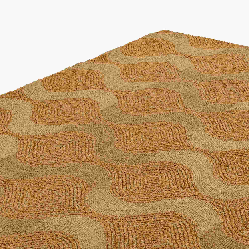 Dywan Wave — Ligne Roset, tkanina w kolorze gingembre, wzór falisty, widok z przodu