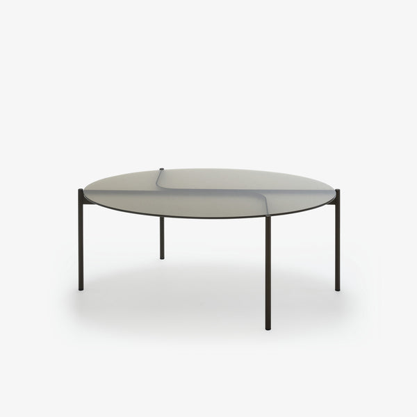 Stolik kawowy Courbell — Ligne Roset, blat owalny, nogi metalowe czarne, widok z przodu