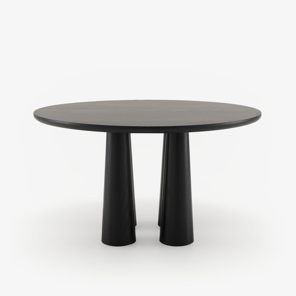 Stół Hashira — Ligne Roset, blat okrągły czarny jesion, nogi stożkowe, widok z przodu