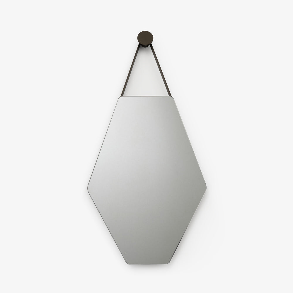 Lustro Mon Beau — Ligne Roset, kształt diamentu, rama metal czarny, widok frontalny