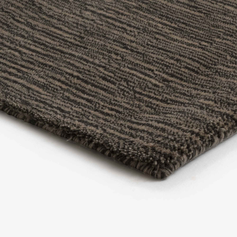 Dywan Kruger — Ligne Roset, tkanina w kolorze taupe, widok z przodu