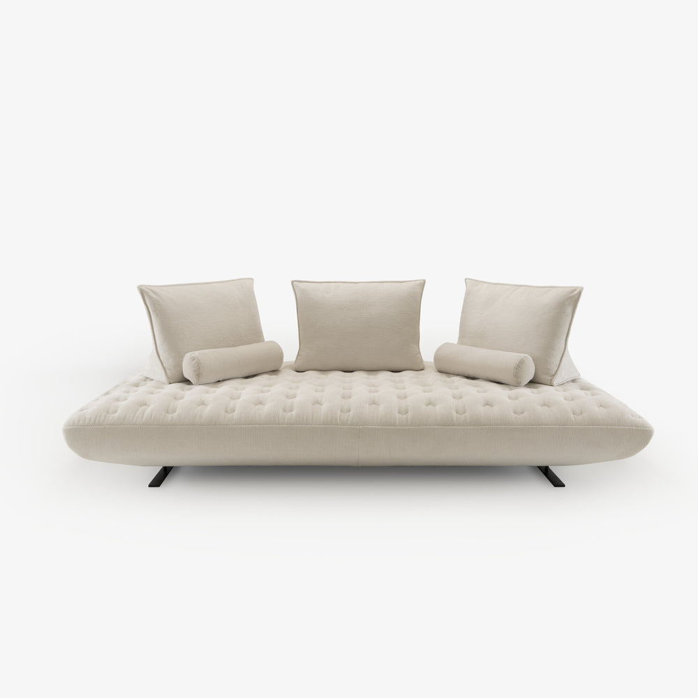 Sofa Prado 2 Large — Ligne Roset, tapicerka jasna tkanina, widok z przodu