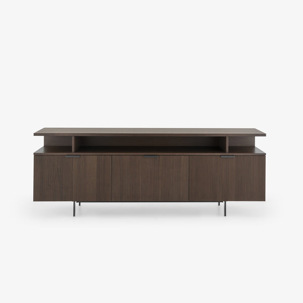 Komoda Selvans — Ligne Roset, drewno w kolorze brązowym, widok z przodu
