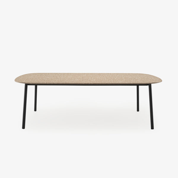 Stół Doppo — Ligne Roset, blat w kolorze piaskowca, nogi metalowe czarne, widok z przodu