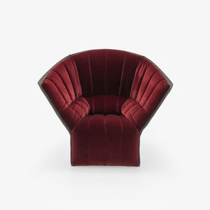 Fotel Moël High Back — Ligne Roset, tapicerka welur w kolorze bordowym, widok z przodu