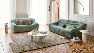 Ligne Roset Sandra – sofa 2‑osobowa z poduszką lędźwiową