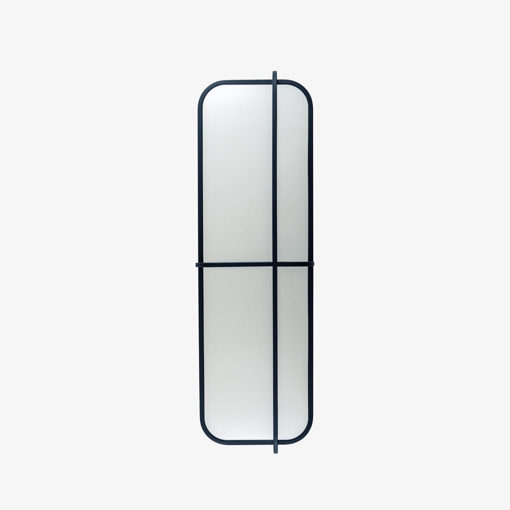 Lustro Kiosk — Ligne Roset, rama metalowa czarna, dwa lustra w konfiguracji pionowej