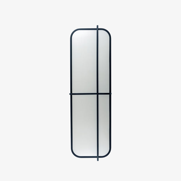 Lustro Kiosk — Ligne Roset, rama metalowa czarna, dwa lustra w konfiguracji pionowej