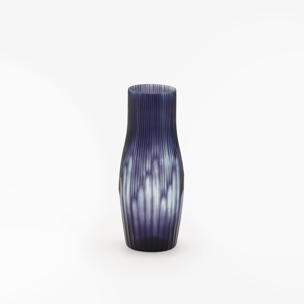 Wazon Purple Rain small — Ligne Roset, szkło w kolorze granatowym, widok z przodu