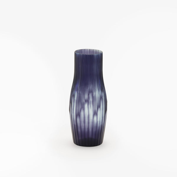 Wazon Purple Rain small — Ligne Roset, szkło w kolorze granatowym, widok z przodu
