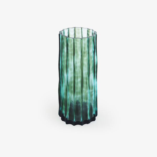 Wazon Ribbed — Ligne Roset, szkło zielone, żebrowania pionowe, widok z przodu