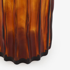 Ribbed large — zbliżenie tekstury szkła, pionowe żeberka, gradient bursztynowy