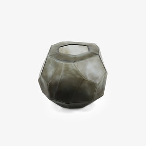 Wazon Asymetric — Ligne Roset, geometryczna forma, kolor khaki, widok z przodu