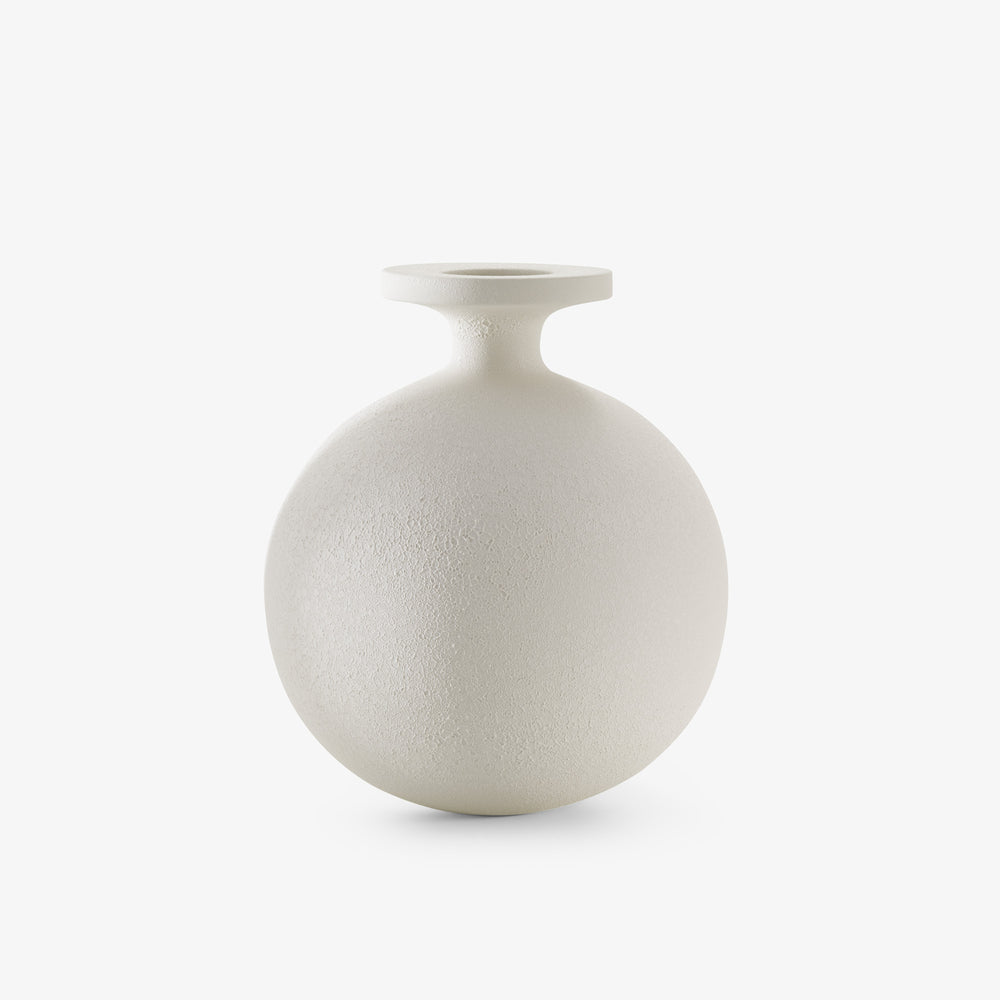 Wazon Lundi 22/02 Large — Ligne Roset, ceramika w kolorze białym, widok z przodu