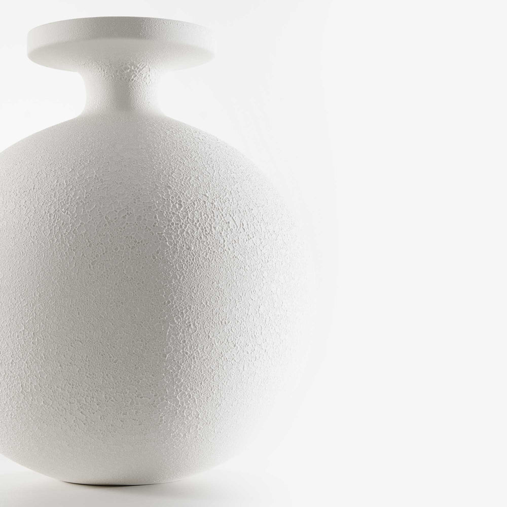 Wazon Lundi 22/02 Large — Ligne Roset, ceramika w kolorze białym, widok z przodu