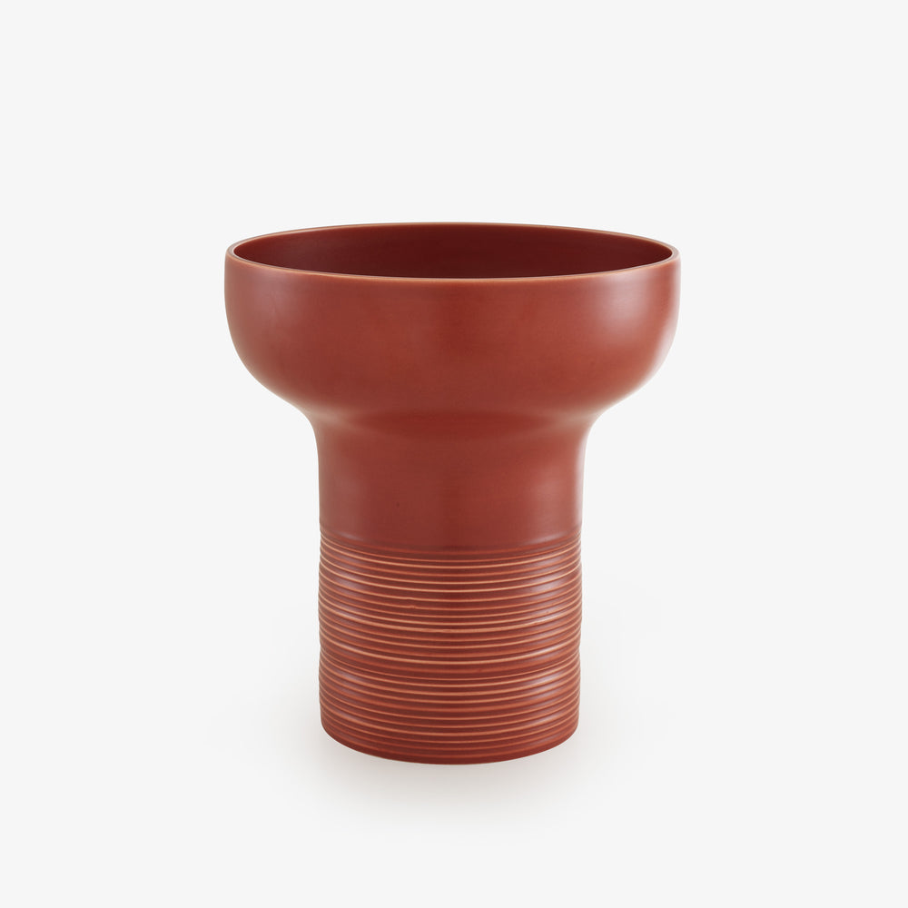 Wazon Empreintes small — Ligne Roset, ceramika w kolorze brique, widok z przodu
