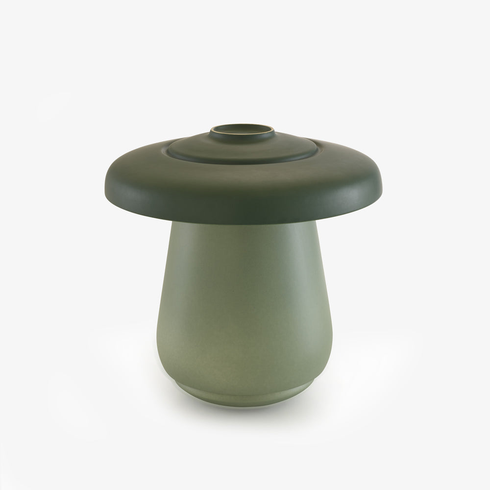 Wazon Bolet — Ligne Roset, forma grzybkowata, tapicerka w kolorze szałwiowym, widok z przodu