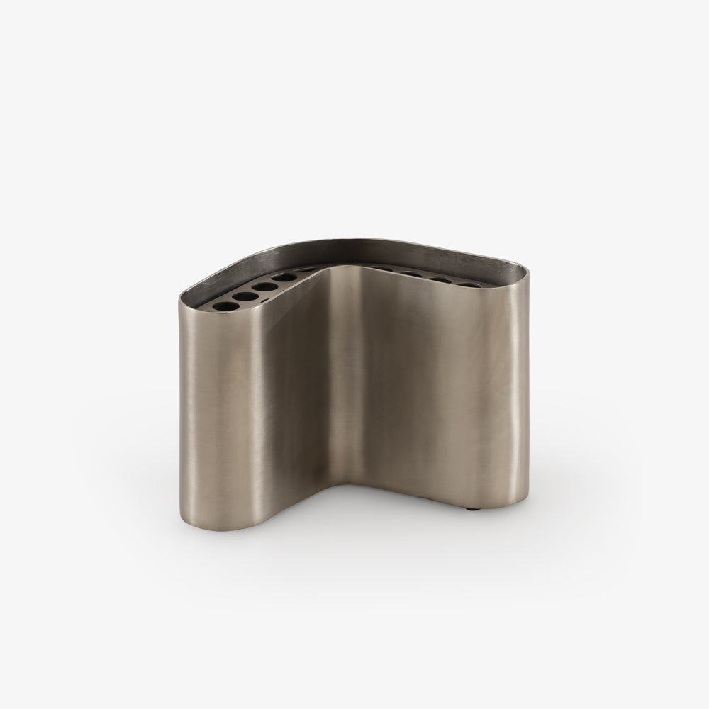Wazon Architectural small — Ligne Roset, metal w kolorze beżu, widok z przodu