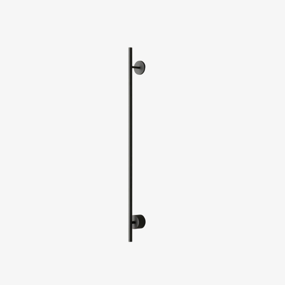 Kinkiet Clock — Aromas Del Campo, metalowy pręt z dwoma uchwytami, widok frontalny