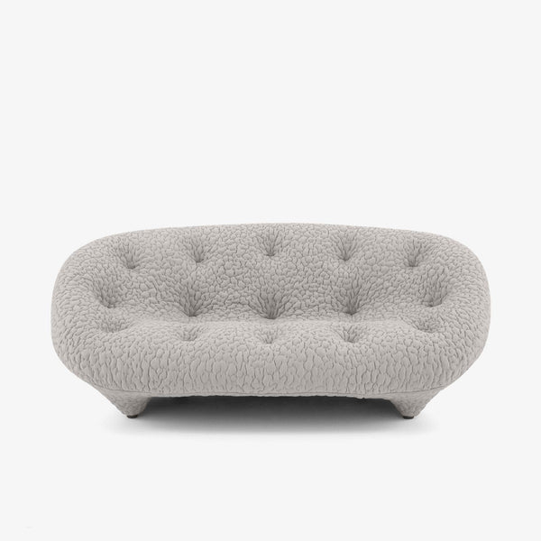Sofa Ploum Medium — Ligne Roset, tapicerka w tkaninie jasnej, widok z przodu