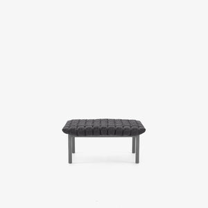 Podnóżek Ruché — Ligne Roset, tapicerka pikowana, widok z przodu