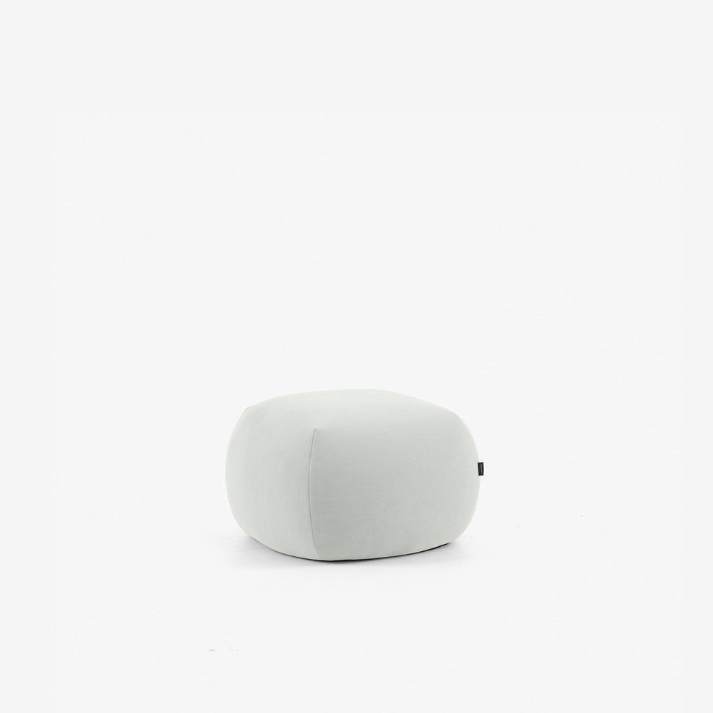 Podnóżek Pukka Small — Ligne Roset, tapicerka w tkaninie, widok z przodu