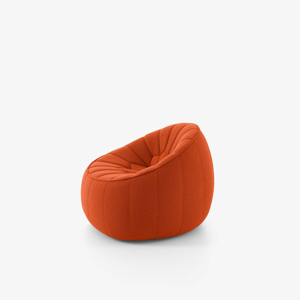 Fotel Ottoman — Ligne Roset, tapicerka w tkaninie pomarańczowej, widok z przodu