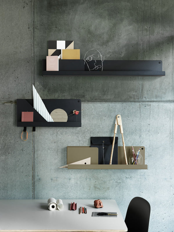 Folded 51 x 22 cm