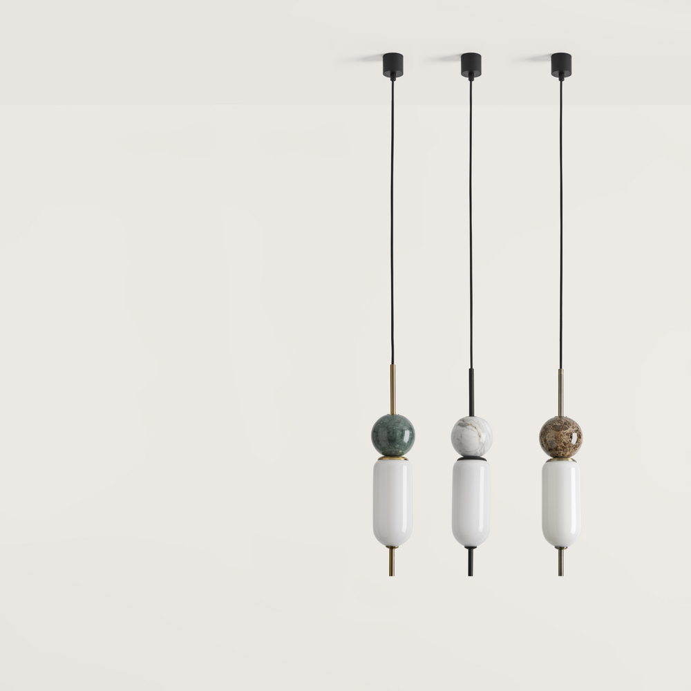 Lampa wisząca Anet — Aromas Del Campo, kula marmurowa zielona, opal biały, widok z przodu