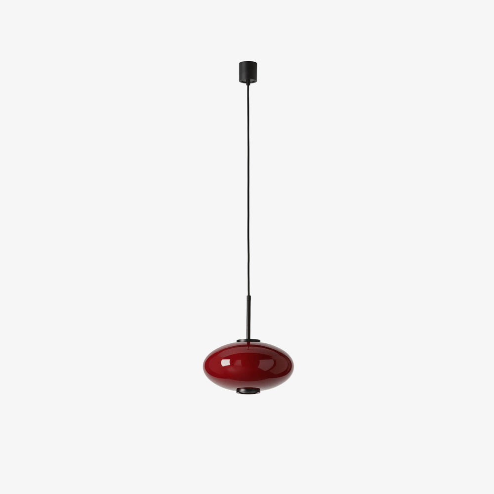 Lampa wisząca Ovalo — Aromas Del Campo, abażur w kolorze bordowym, widok z przodu