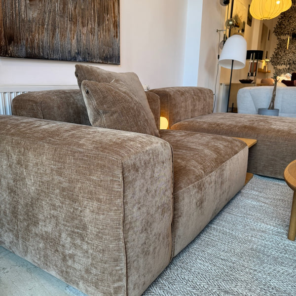 Sofa modułowa Edda — zestaw wystawowy z szezlongiem