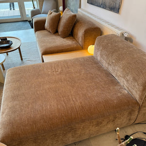 Sofa modułowa Edda — zestaw wystawowy z szezlongiem