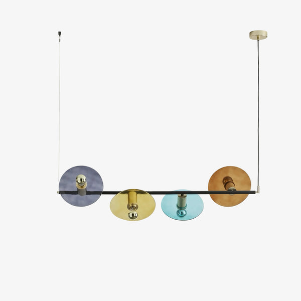 Lampa wisząca Ohlala — Aromas Del Campo, cztery klosze w kolorach, metal mosiądz, widok z przodu