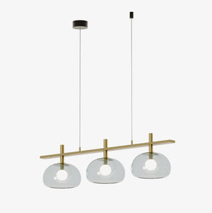 Lampa wisząca Cloud 3 — Aromas Del Campo, trzy klosze szklane, rama mosiężna, widok z przodu