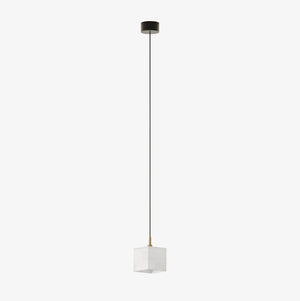 Lampa wisząca Cubic — Aromas Del Campo, abażur kwadratowy w kolorze białym, zawieszenie na czarnym przewodzie