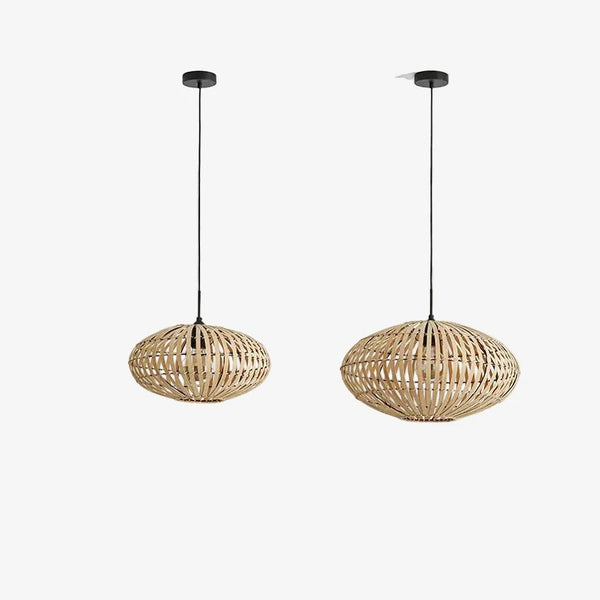 Lampa wisząca Anya — Aromas Del Campo, abażur z rattanu, widok z przodu, zawieszenie na czarnym przewodzie