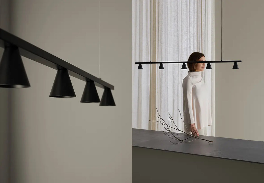 Lampa wisząca Lyb 5 — Aromas Del Campo, pięć czarnych abażurów stożkowych, widok z przodu