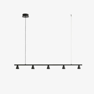Lampa wisząca Lyb 5 — Aromas Del Campo, pięć czarnych abażurów stożkowych, widok z przodu