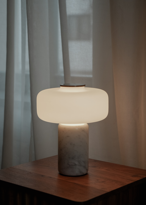 Lampa stołowa FONTE / White