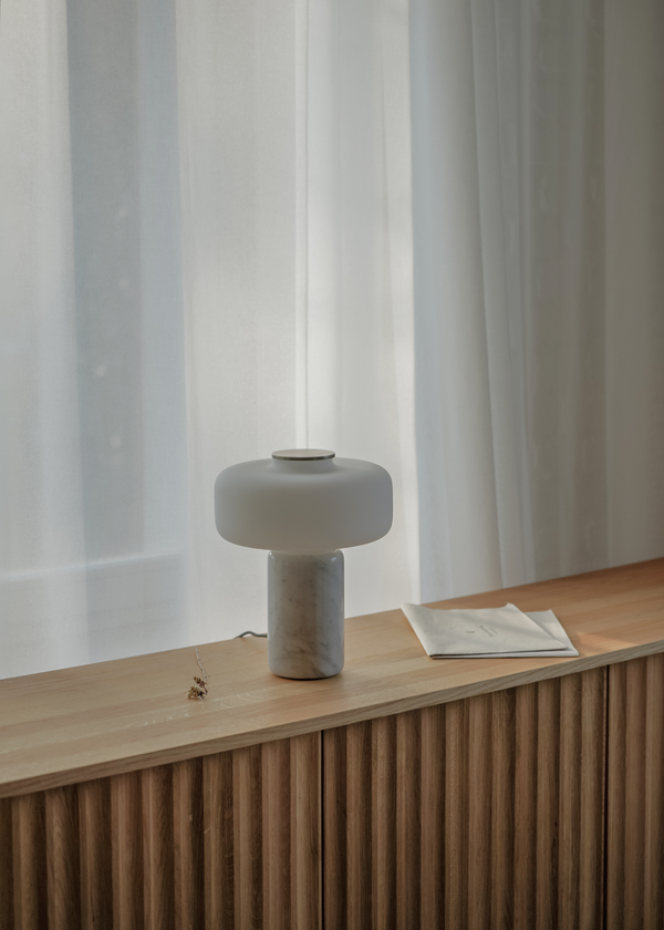 Lampa stołowa FONTE / White