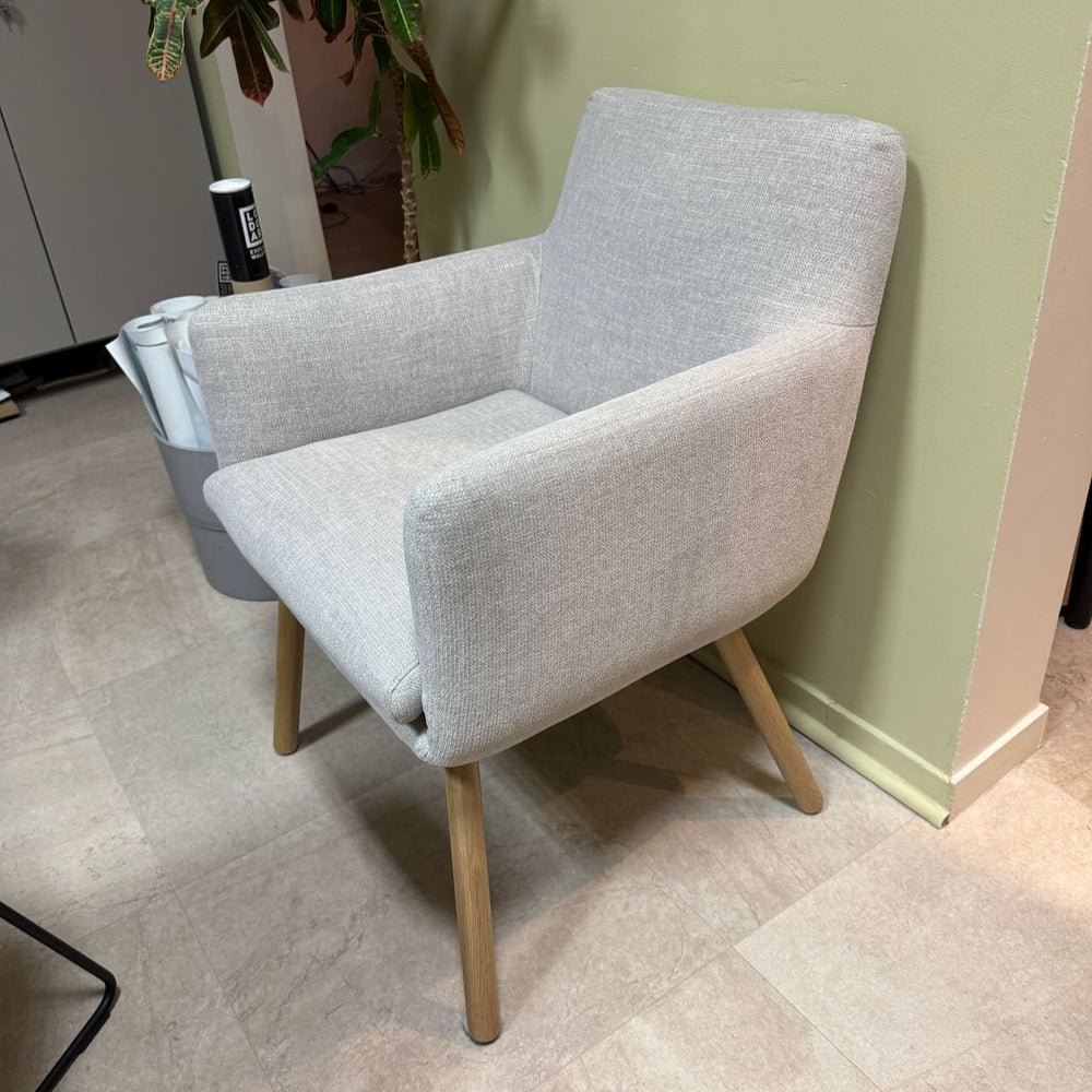 Krzesło Sits Moa – Tkanina Nori 1 Nature / Dąb (Produkt z ekspozycji)