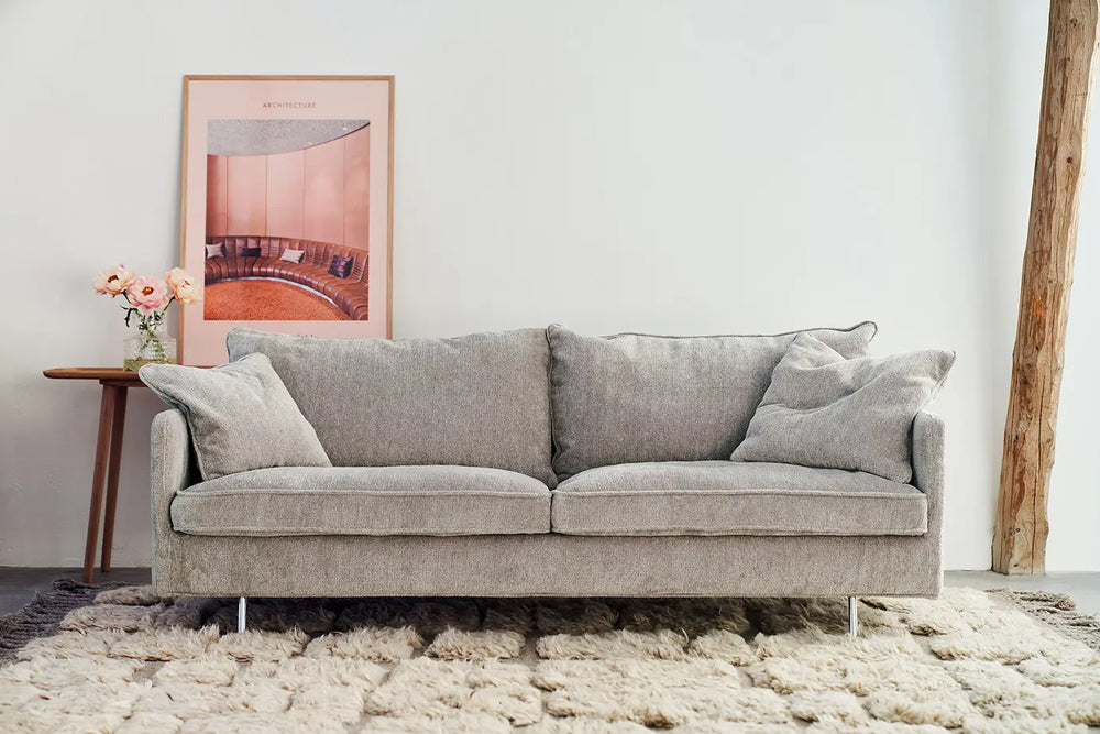 Sofa Julia — Sits, konfiguracja narożna z szezlongiem, tapicerka jasna tkanina, widok z przodu
