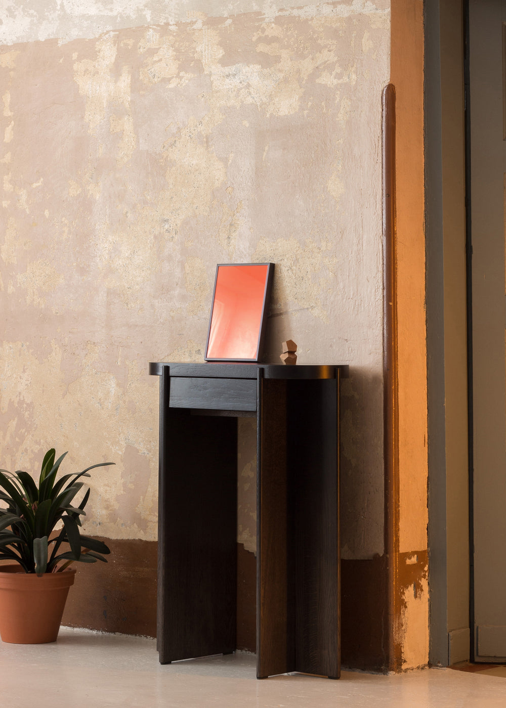 KIRU console Tamo DESIGN TEAM